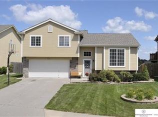 14672 Meredith Ave, Omaha, NE 68116