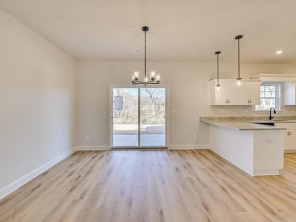 4th image of 125 Burlwood Rd