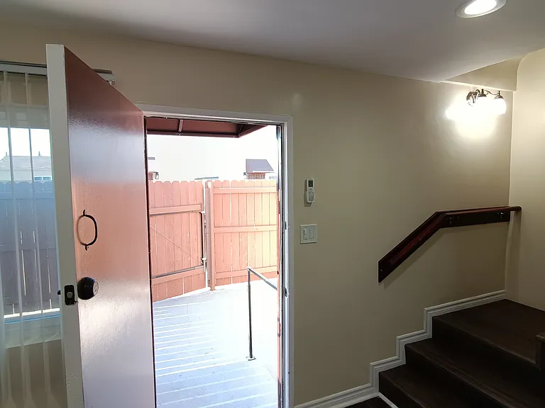 6809 Vinevale Ave #K — Photo 9