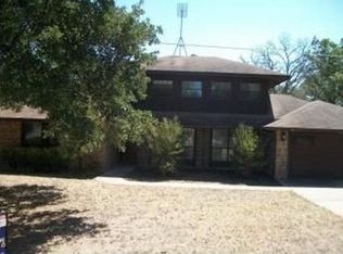 123 Champions Dr, Rockdale, TX 76567