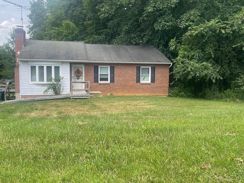 2nd image of 2211 Green Haven Way