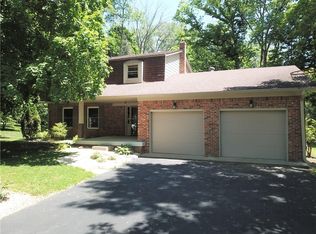 18 Round Hill Ct, Danville, IN 46122