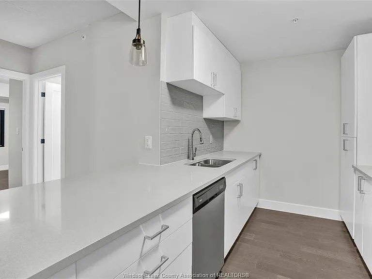 2600 Sandwich West Pkwy #301 — Photo 6
