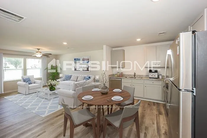 4 bed, 2.5 bath, 1873 sqft, $1,945 — Photo 3