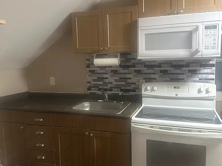 13 Washington St #3 — Photo 8