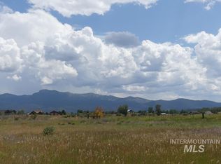 3 Springer Ct, McCall, ID 83638