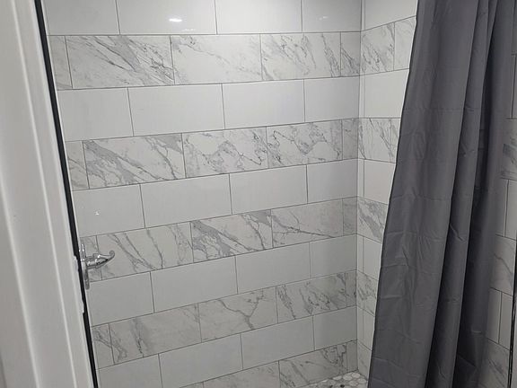3rd image of 512 1/2 E 49th St #512