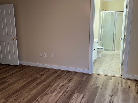 4th image of 3037 A Edward Ct