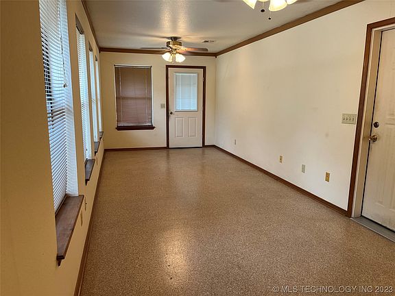 4th image of 1209 E Polk Ave