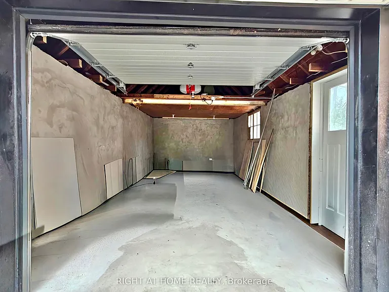 92 Cadillac Ave S #UPPER — Photo 16