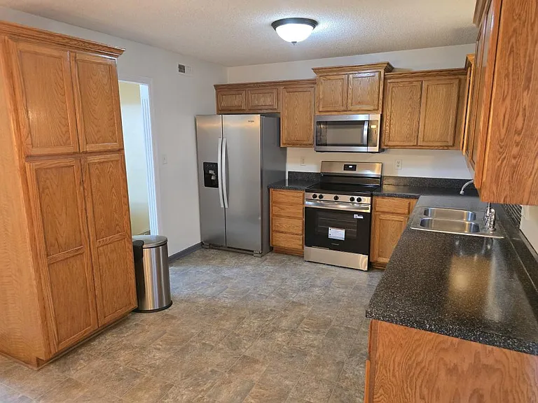 11500 N Wallace Ave — Photo 4