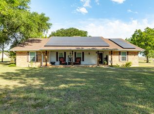 410 E Walnut St, Abbott, TX 76621