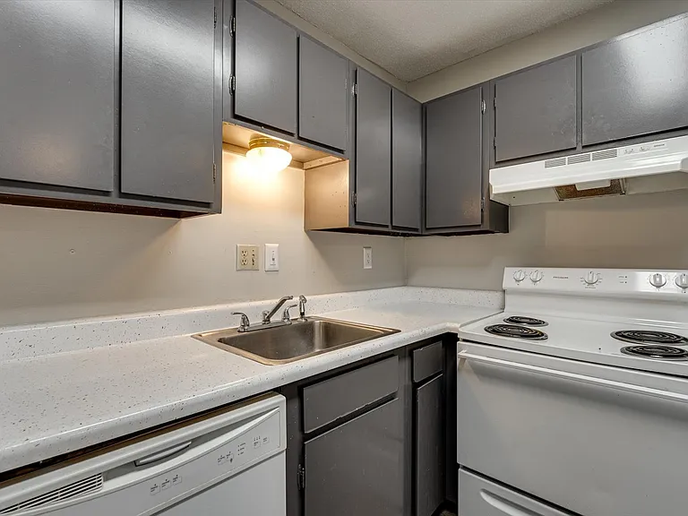 East Ridge Flats and Townhomes — Photo 15
