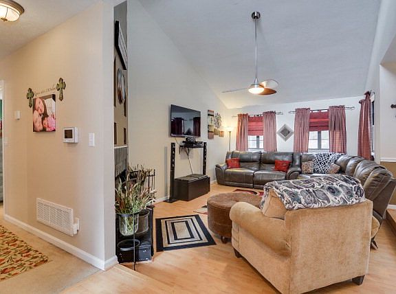4th image of 517 Greenwich Dr