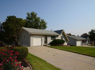 11206 Westover Rd, Omaha, NE 68154