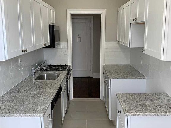 5th image of 141 Wyckoff Pl APT 3D