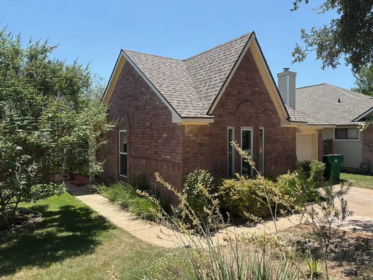 2111 Margalene Way in Austin, TX 78728 — Photo 2