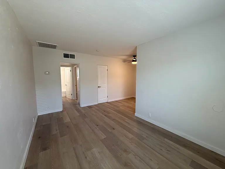 1406 E Roosevelt St #6 — Photo 2