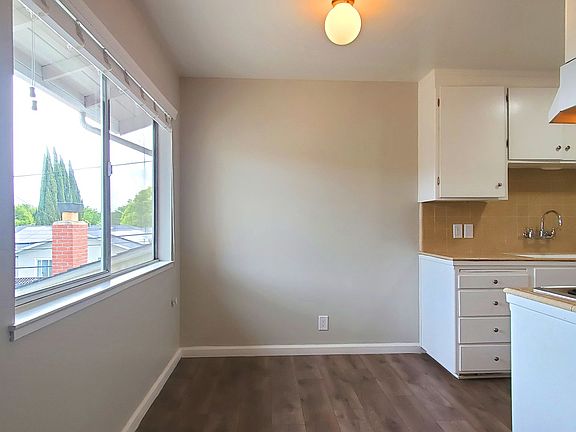 4th image of 108 Kim Louise Dr #4