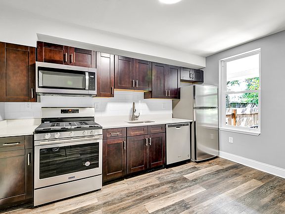 1521 Popland St-6_11192020