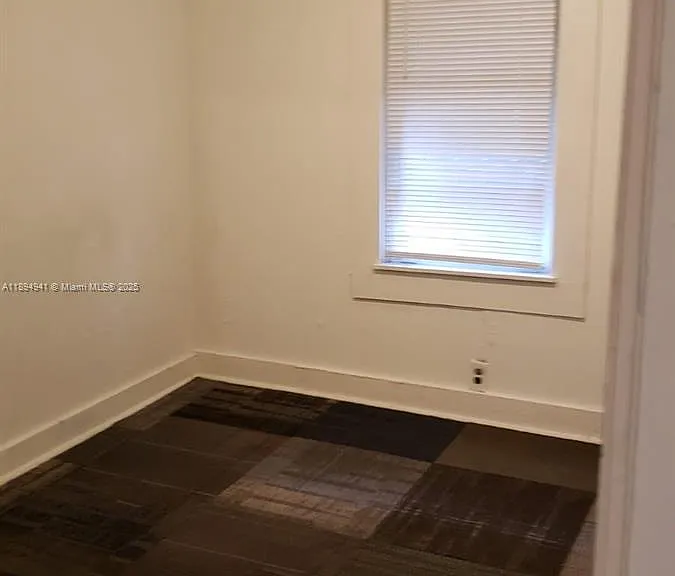1517 Logan St — Photo 9