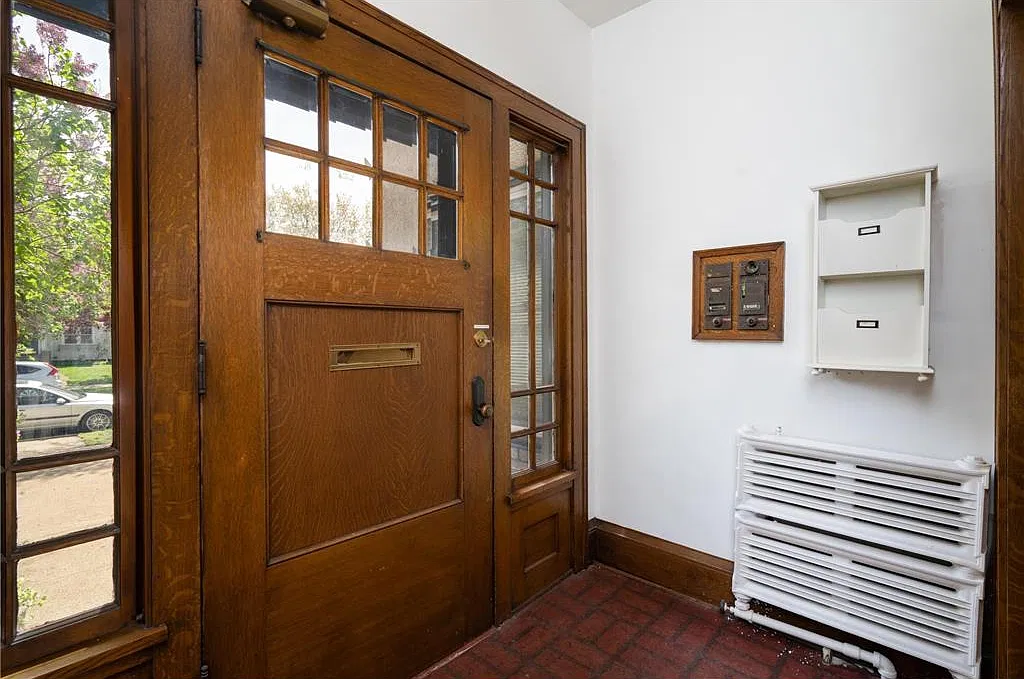 2 bed, 1400 sqft, $2,250 — Photo 3
