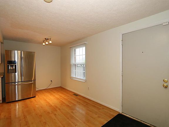 3rd image of 10958 Barrington Ct