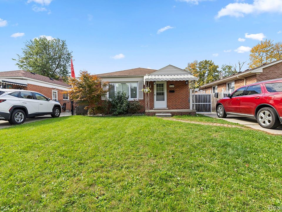 8345 Robindale Ave, photo 4