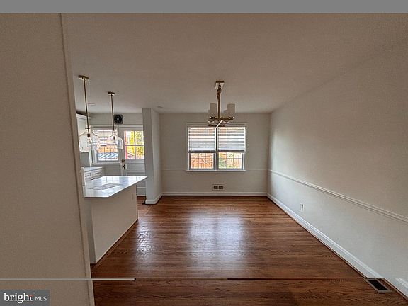 5th image of 7228 Lanark Rd