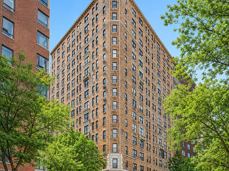 98 Riverside Dr #3H — Photo 10