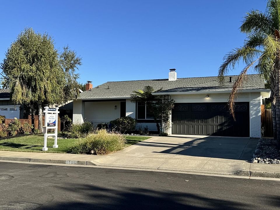 1st image of 4736 Calle De Lucia