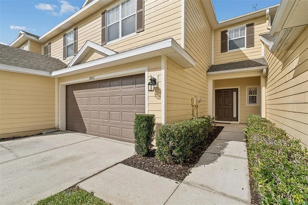 3 bed, 2.5 bath, 1665 sqft, $2,250 — Photo 3
