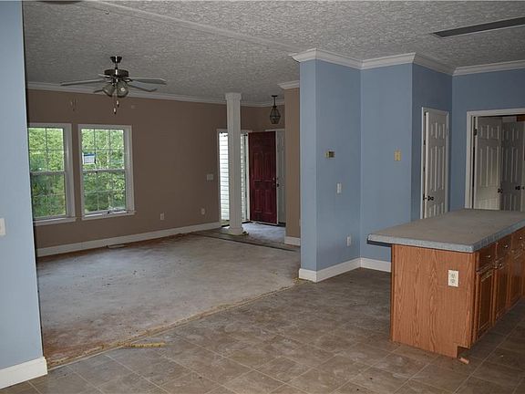 5th image of 6250 Farmers Dr