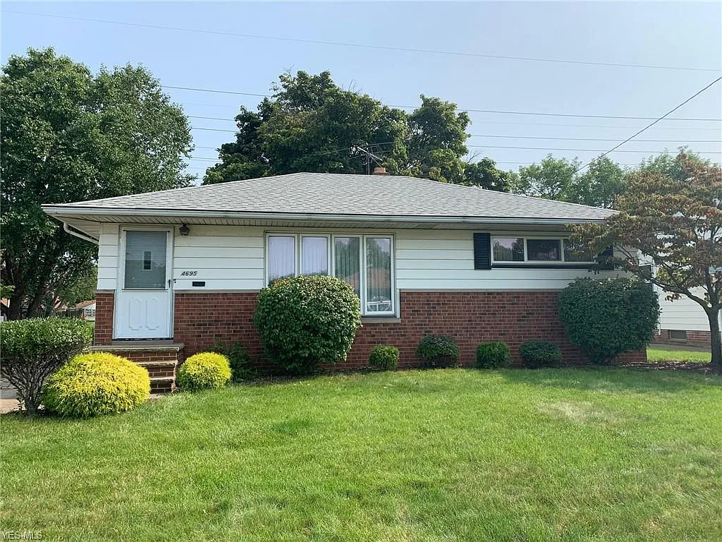 4695 Winter Ln photo 1