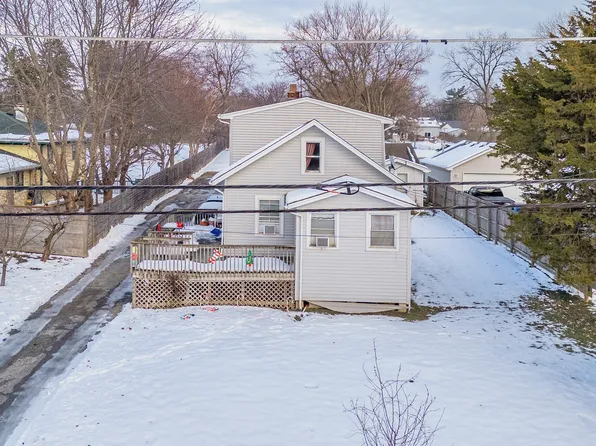 513 N Park St, Westmont, IL 60559