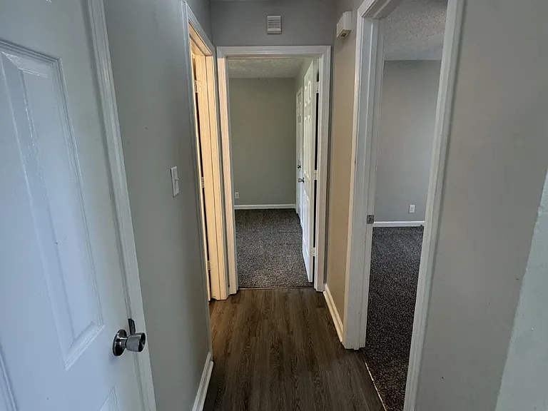 101 Meadow Ln — Photo 6