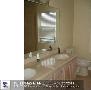 5th image of 33 Maplewood Ct
