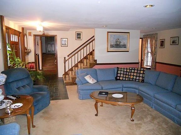 2nd image of 797 Ash St