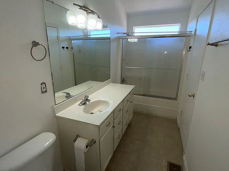 667 Vista Luna Ln SW — Photo 10