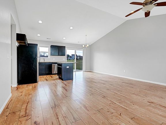 3rd image of 5814 Summerland Dr