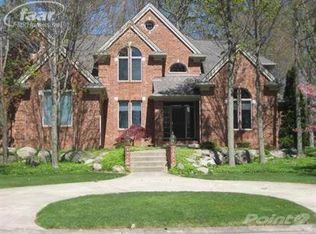 719 Shady Brook Ln, Flushing, MI