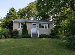 19 Conanicus Rd, Narragansett, RI 02882