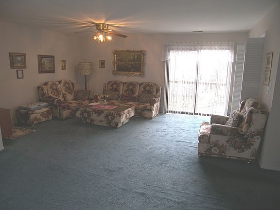 5th image of 954 Brunswick Cir #954