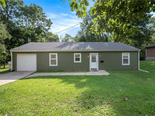 7819 Woodward St, Overland Park, KS 66204