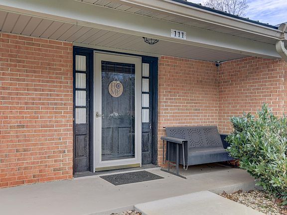 4th image of 111 Idlebrook Dr