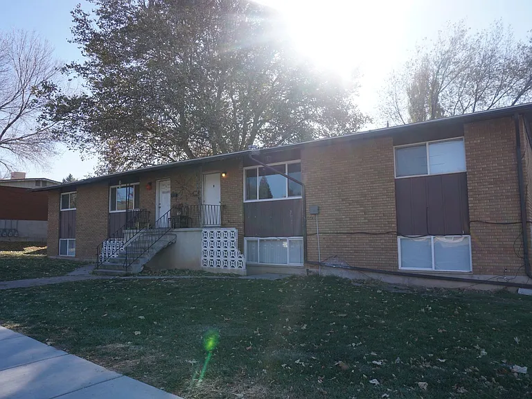 105 W 250 N 4 plex — Photo 1