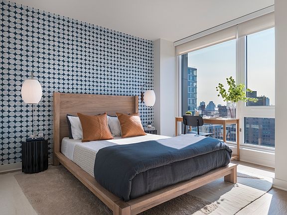 4th image of 55 Suffolk St APT 2704