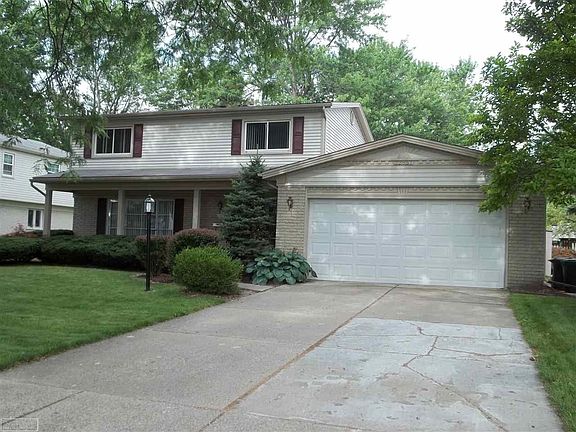 2nd image of 32857 Cambridge Dr