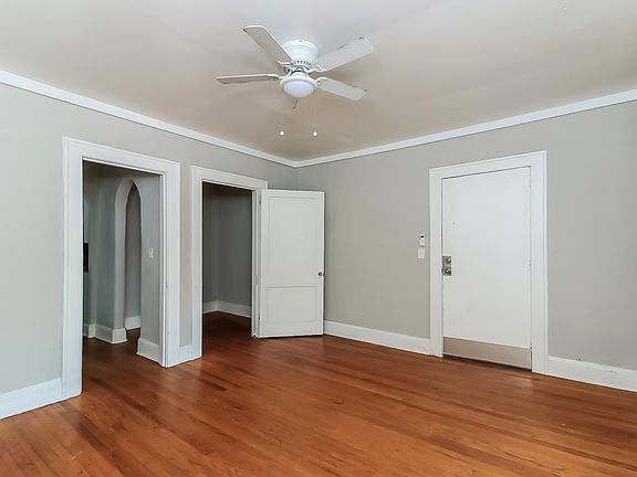 4th image of 996 Greenwood Ave NE #9
