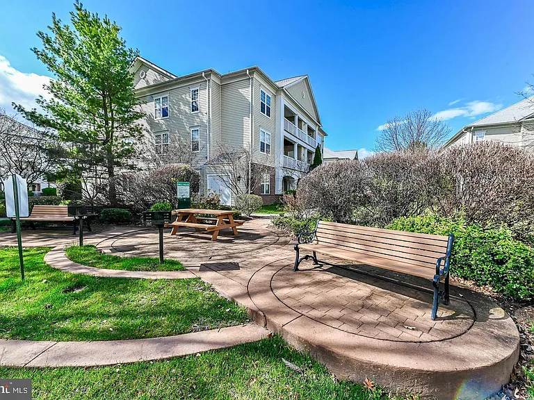 42526 Mayflower Ter — Photo 19